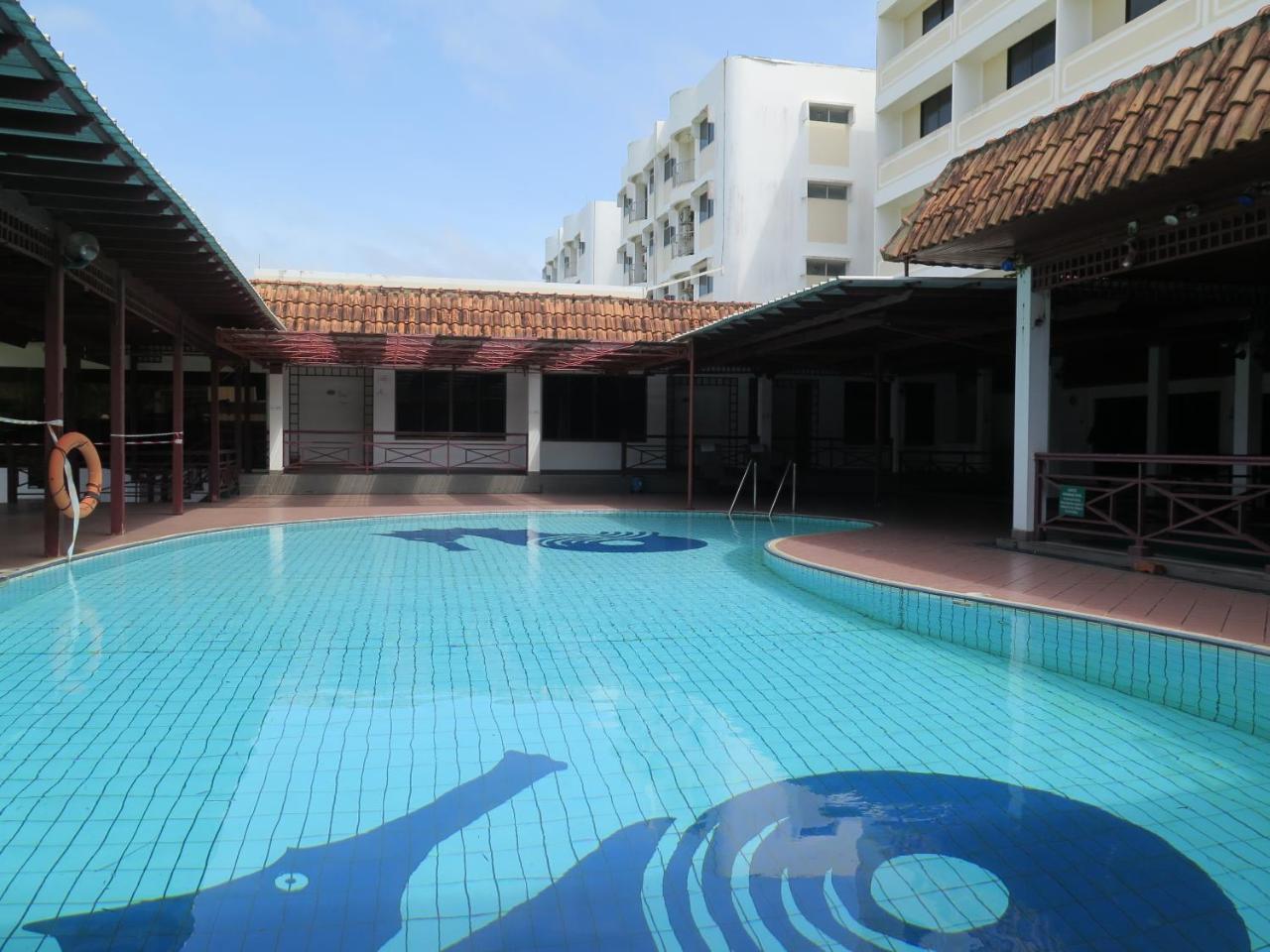 Sea View Resort Hotel & Apartments Kuala Belait Exterior foto